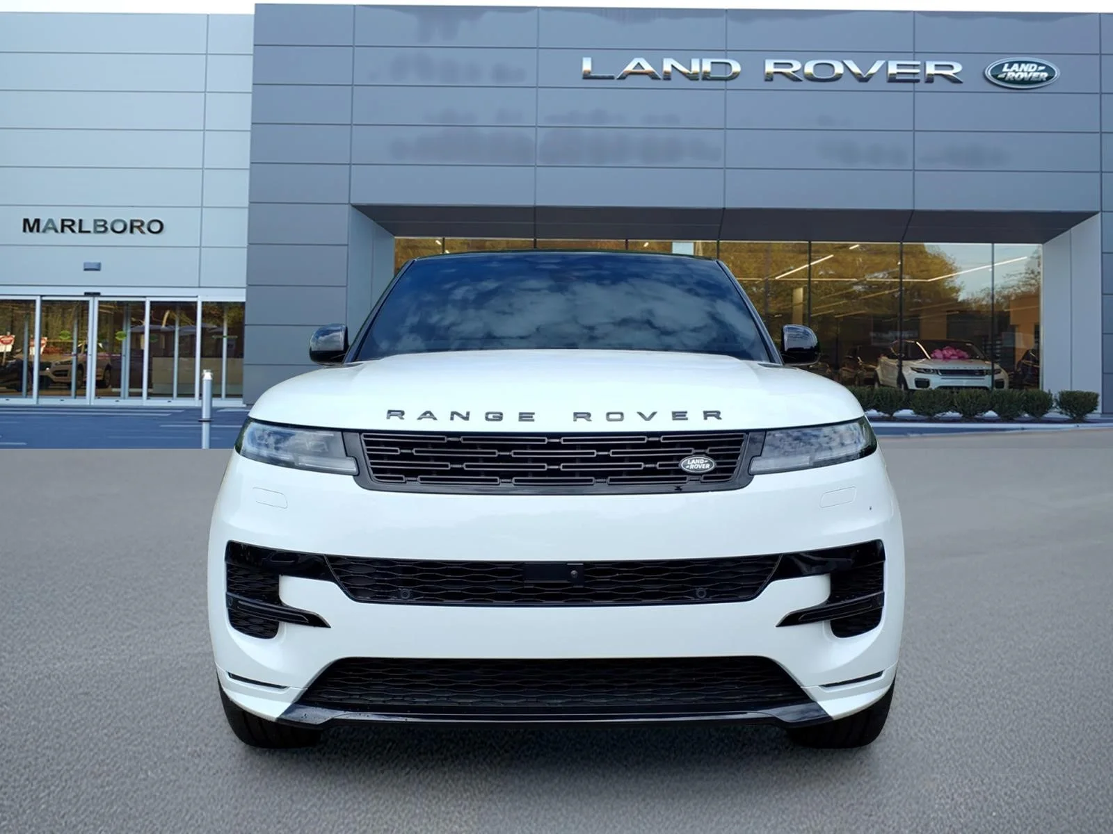 New 2026 Fuji White Land Rover Dynamic SE image 8