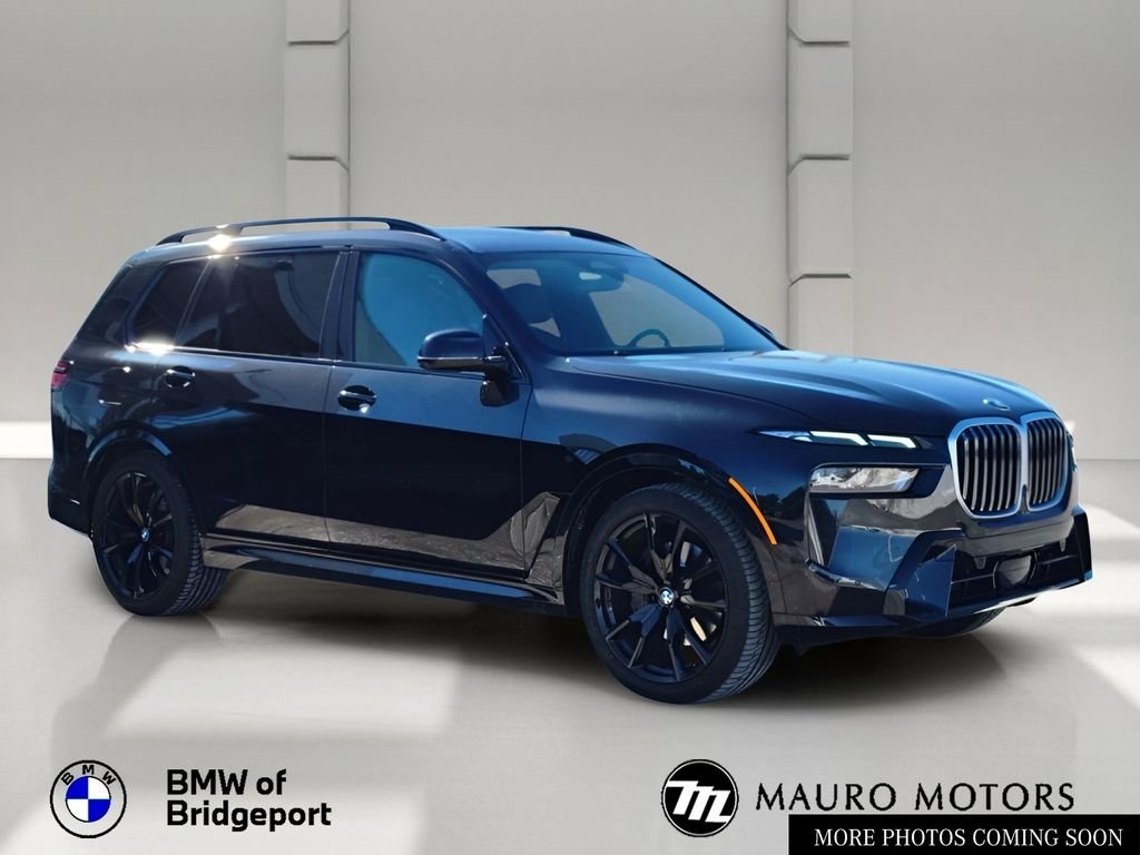 2023 BMW X7 xDrive40i's photo