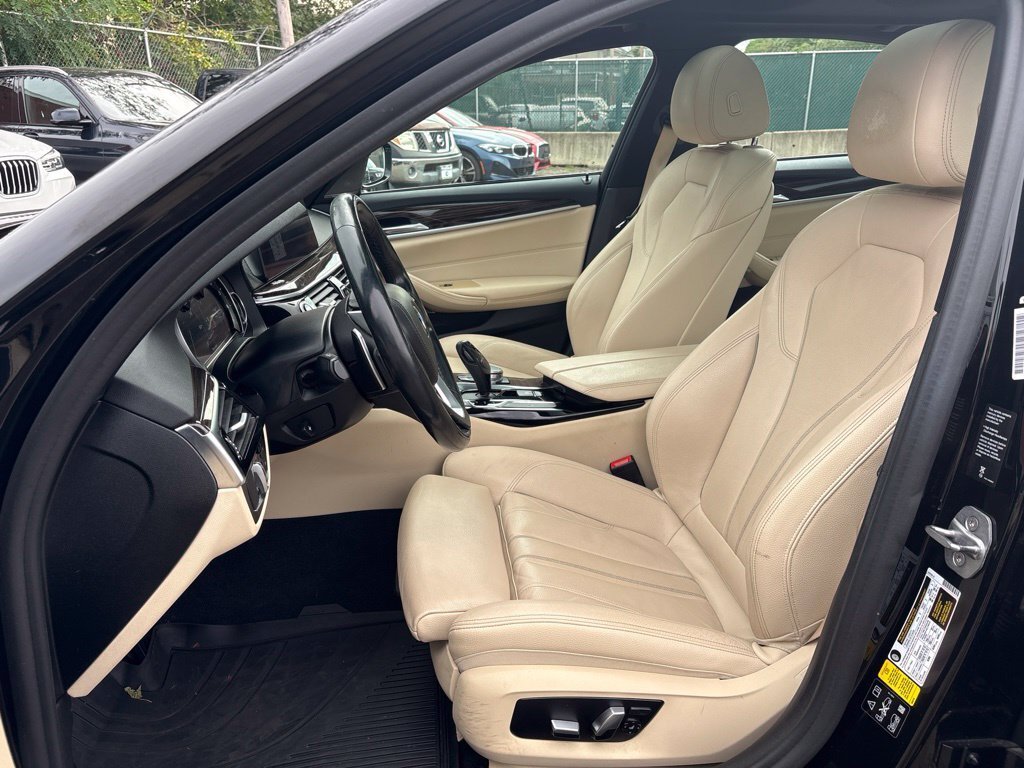 Used 2019 Black BMW 540i xDrive image 10
