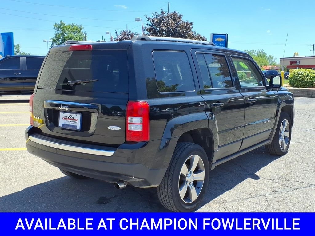 Used 2016 Black Jeep Latitude image 6