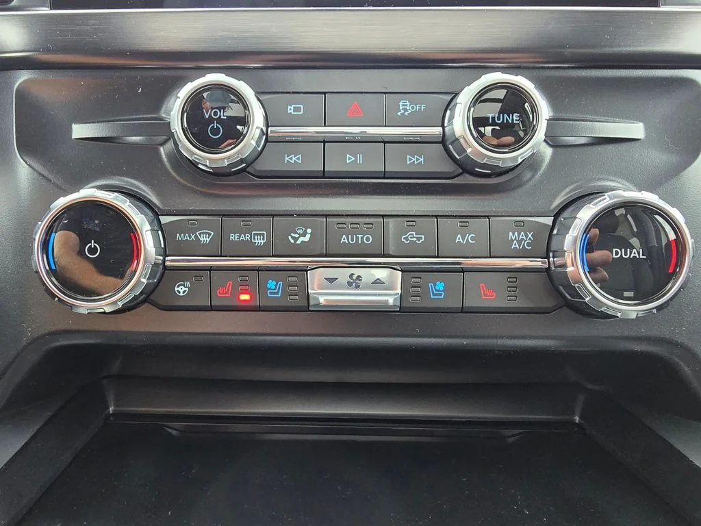 New 2026 Star White Metallic Tri-Coat Ford F-250® Lariat® image 31