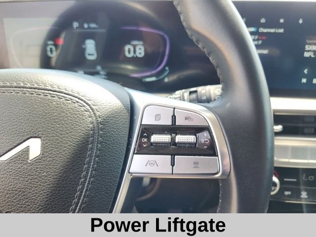 Used 2025 Silver Kia S image 9