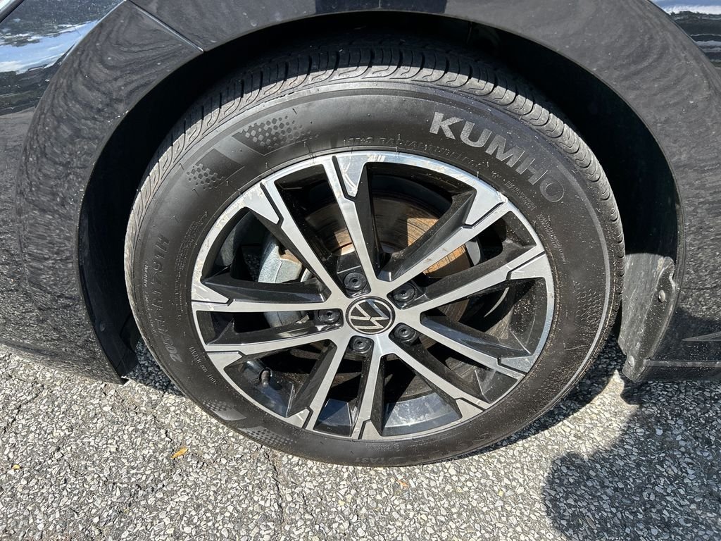 Certified Used 2024 Black Volkswagen 1.5T Sport image 8