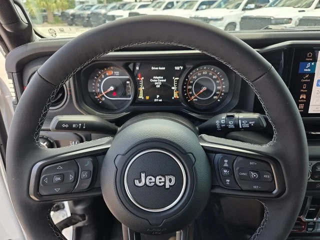 New 2026 Bright White Clear-Coat Exterior Paint Jeep Rubicon image 31