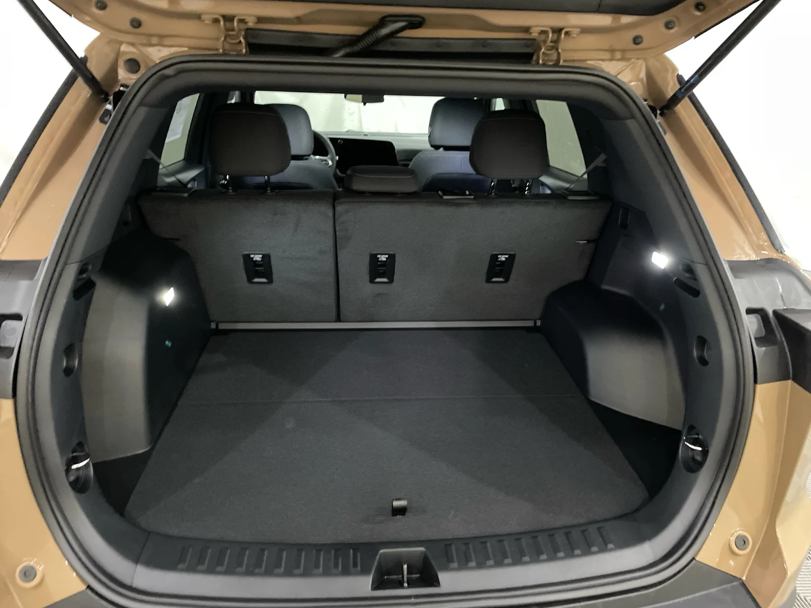 2027 Chevrolet Equinox LT - Photo 7