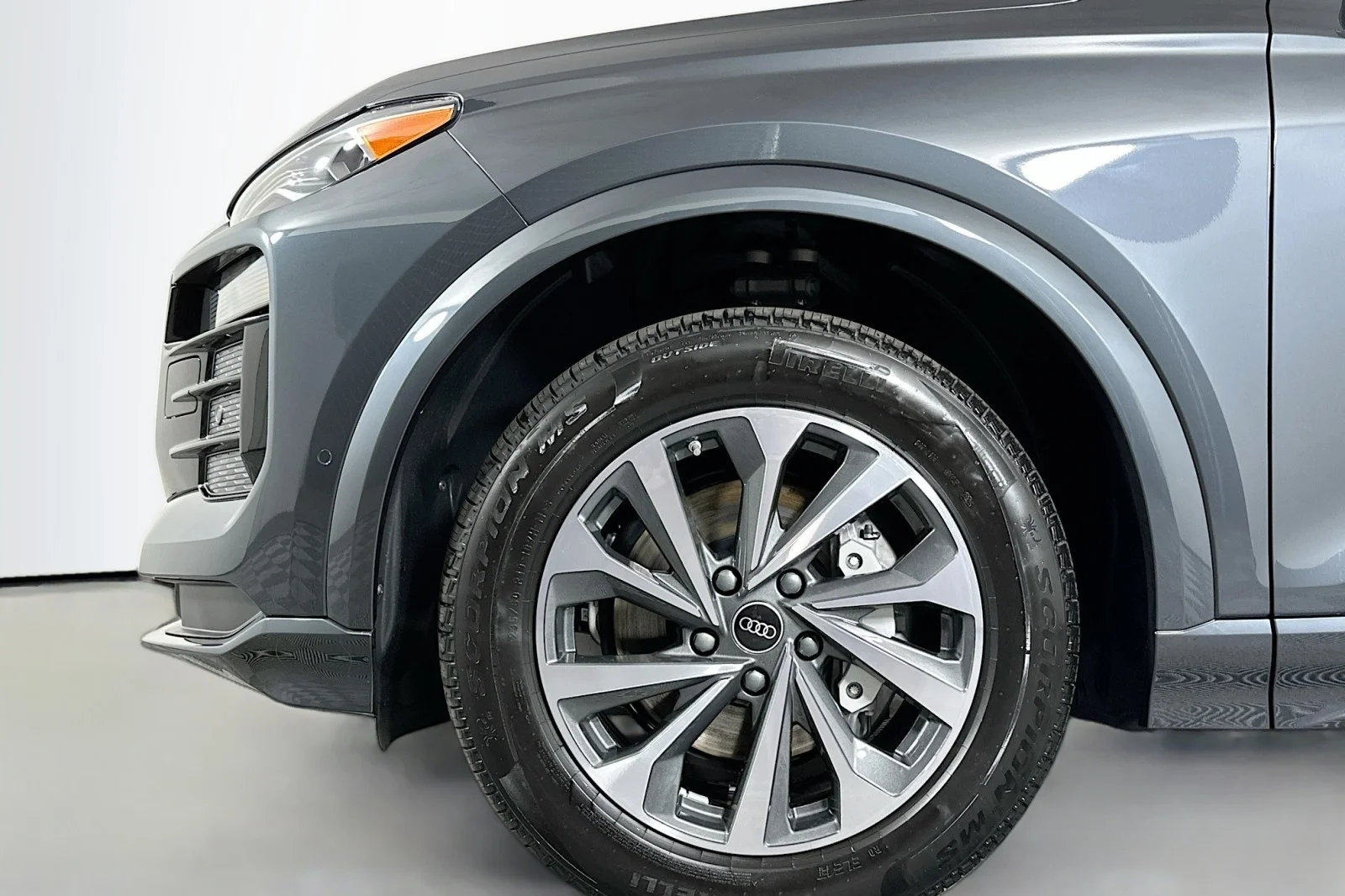 New 2027 Manhattan Gray Metallic Audi Premium image 11