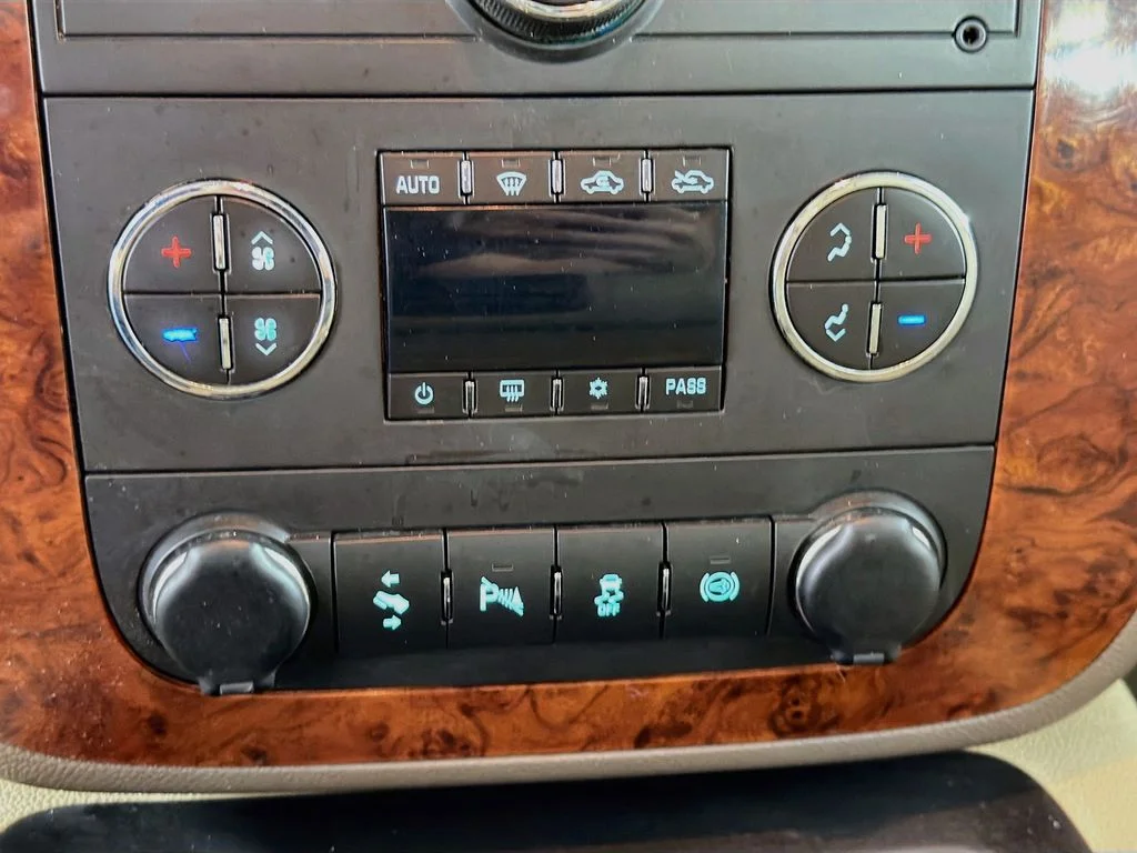 Used 2013 Red Chevrolet LTZ image 17