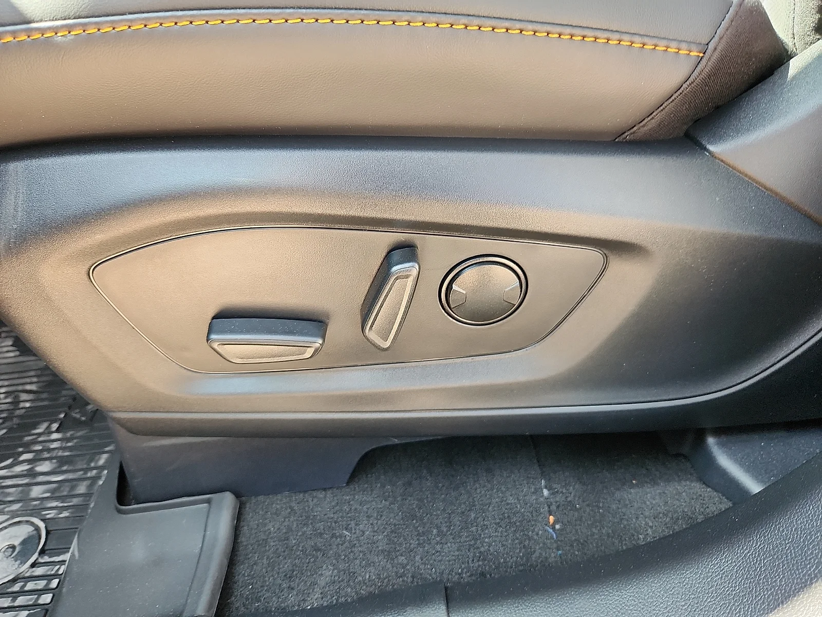 New 2026 Vapor Blue Metallic Ford Tremor® image 16