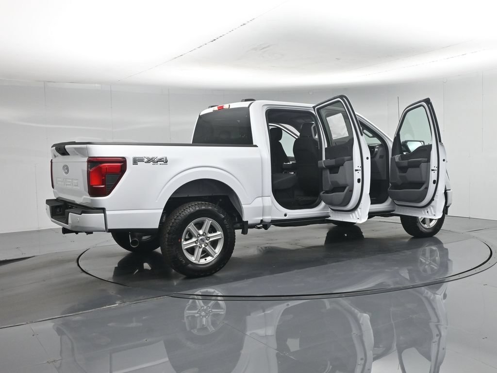 New 2026 Oxford White Ford XLT image 5