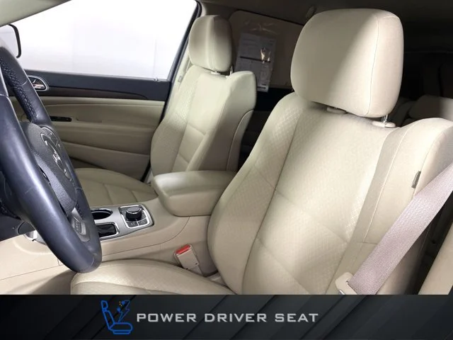 Used 2018 Silver Jeep Laredo E image 16