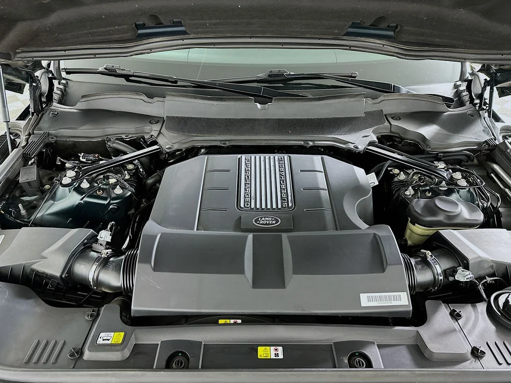 Used 2020 Green Land Rover HSE Dynamic image 29