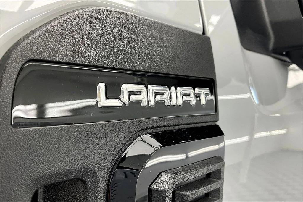 New 2026 Avalanche Ford Lariat image 9