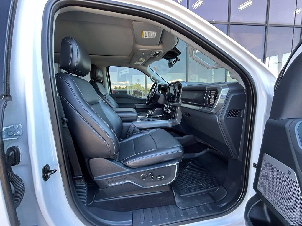 Used 2021 White Ford Lariat image 43