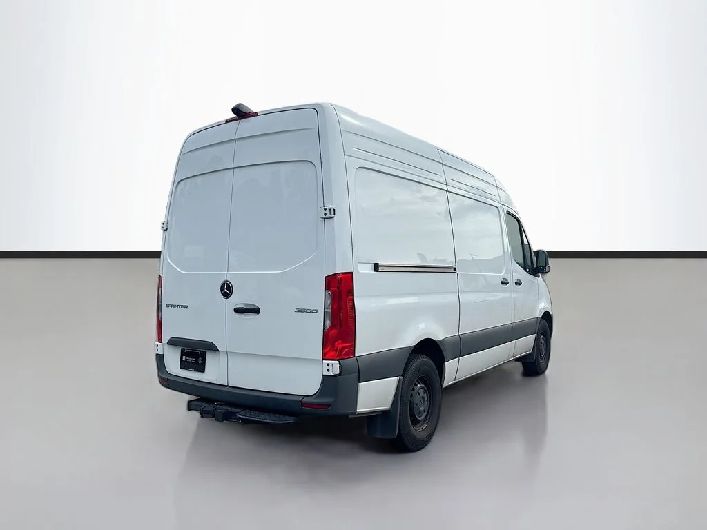Used 2024 White Mercedes-Benz Cargo 144 WB image 3