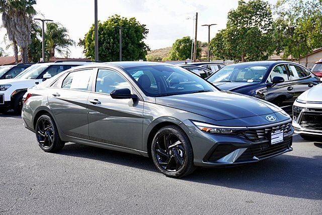 Used 2026 Gray Hyundai SEL Sport image 5