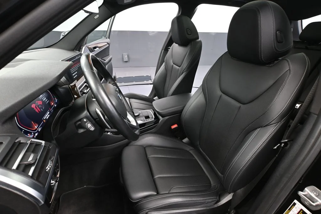 Used 2023 Black BMW xDrive30i image 24