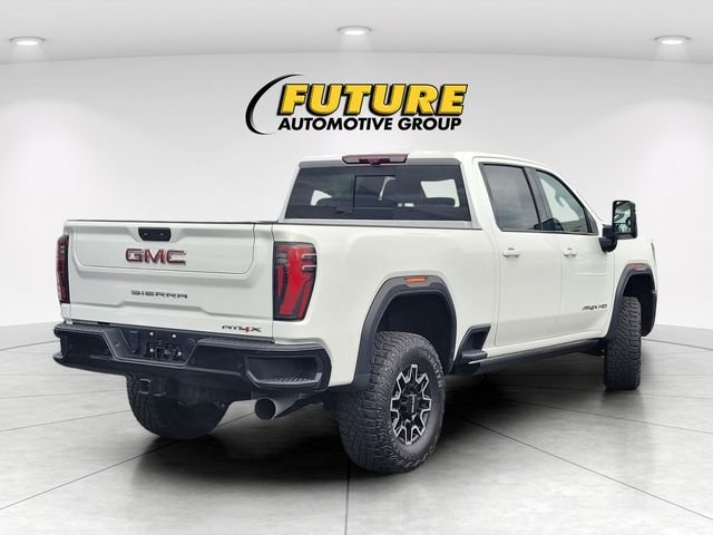 Used 2024 White GMC AT4X image 4