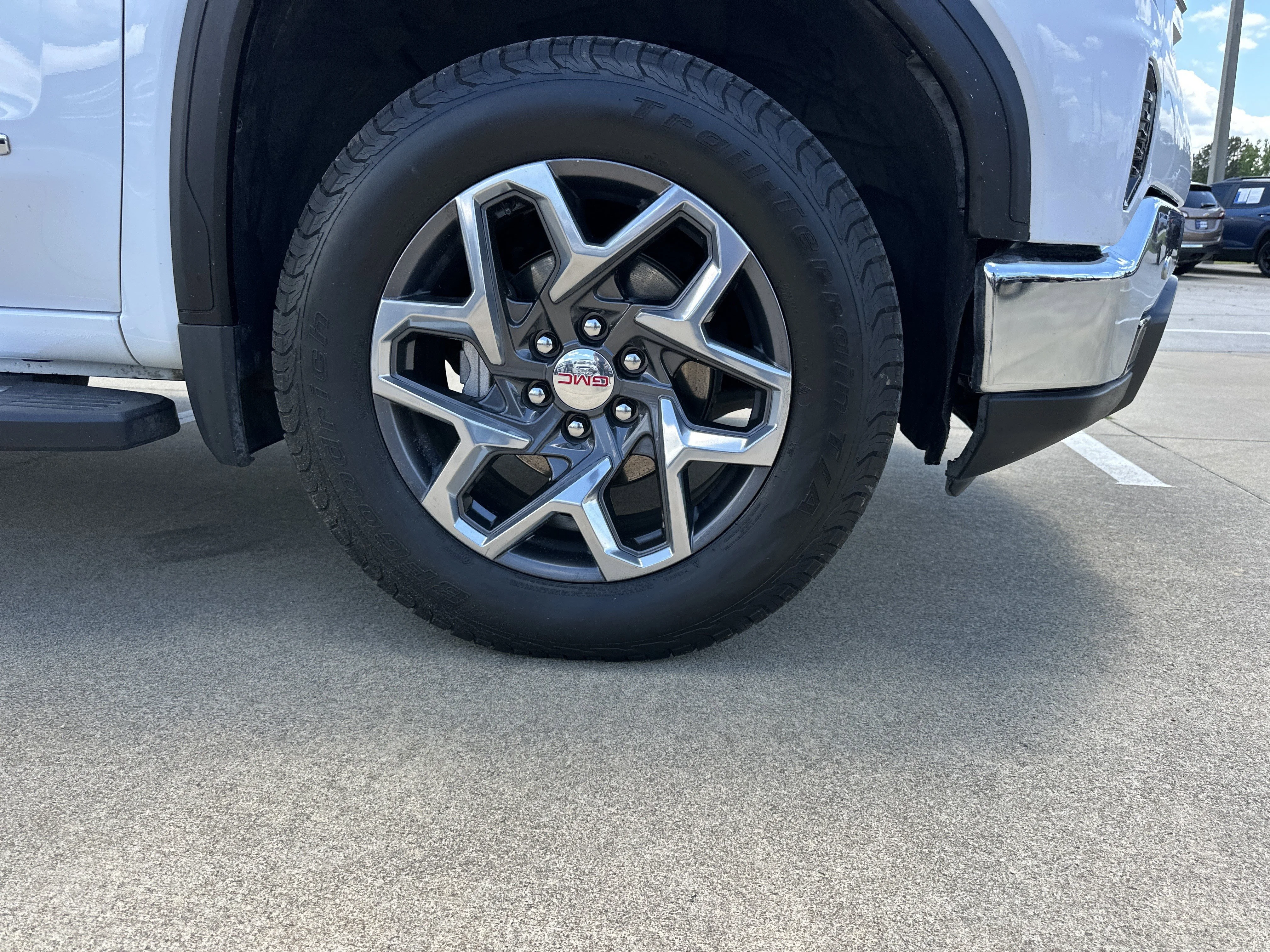 Certified Used 2024 Summit White GMC SLT image 13