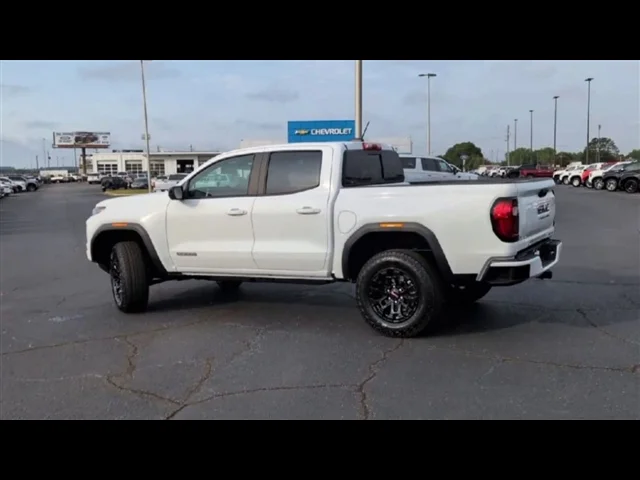 New 2026 Summit White GMC Elevation image 30