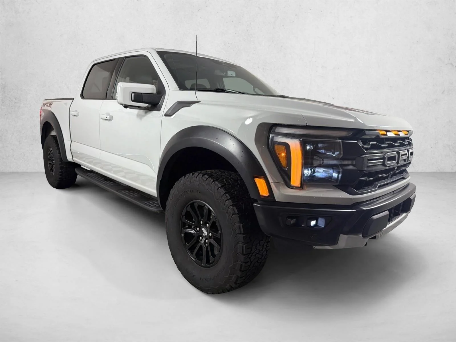 Used 2024 Gray Ford Raptor image 1