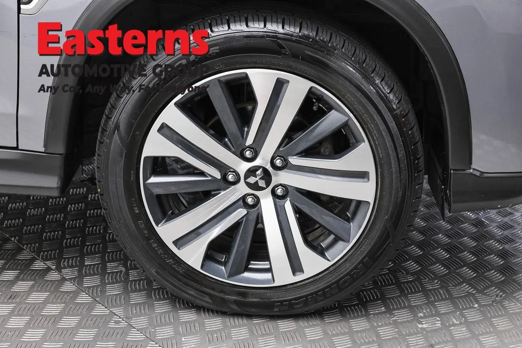 Used 2022 Silver Mitsubishi 2.0 SE image 31