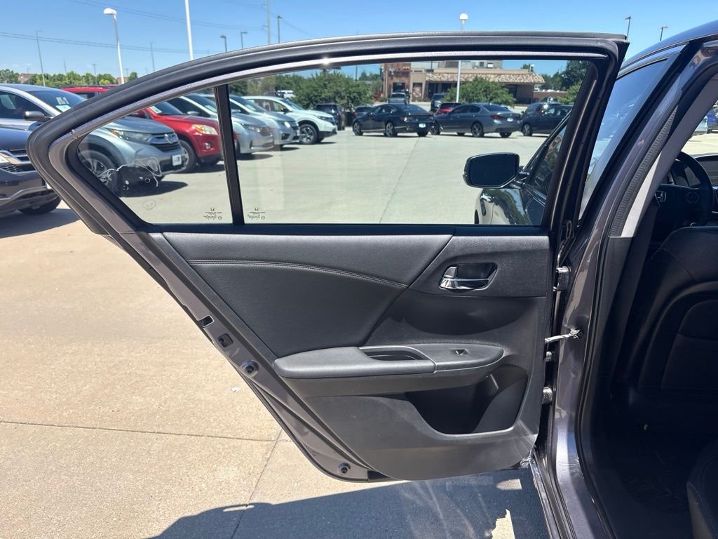 Used 2014 Gray Honda EX-L image 39