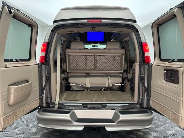 Used 2012 Special Paint GMC Explorer Limited SE image 10