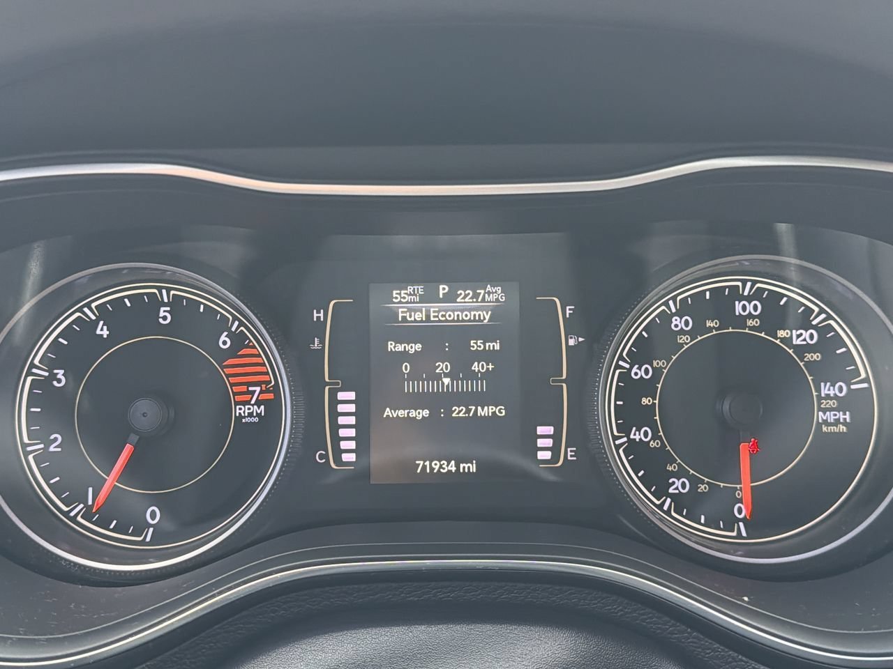 Used 2020 Diamond Black Crystal Pearlcoat Jeep Latitude image 28