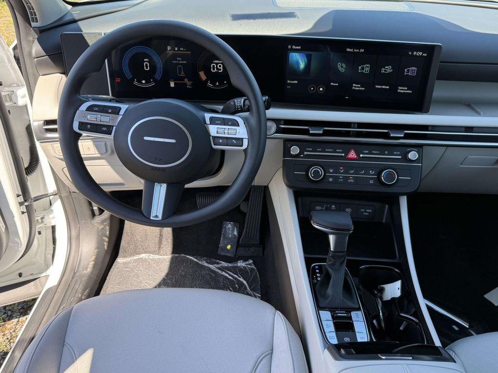 New 2026 White Pearl Hyundai SE FWD image 16