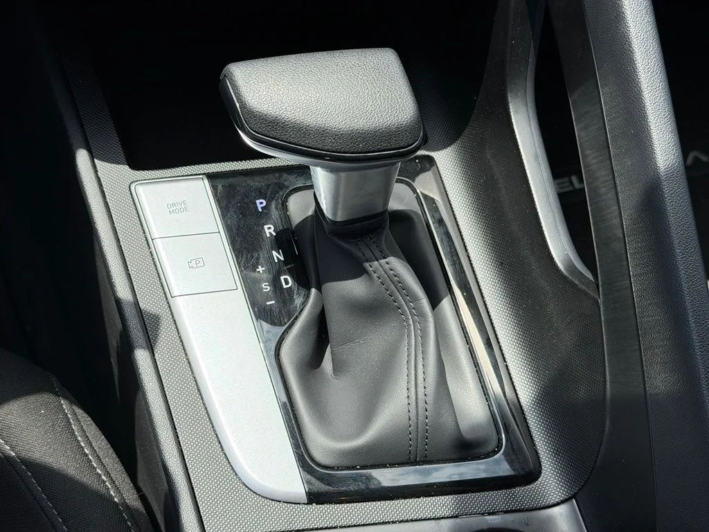 Certified Used 2023 Gray Hyundai SE image 19