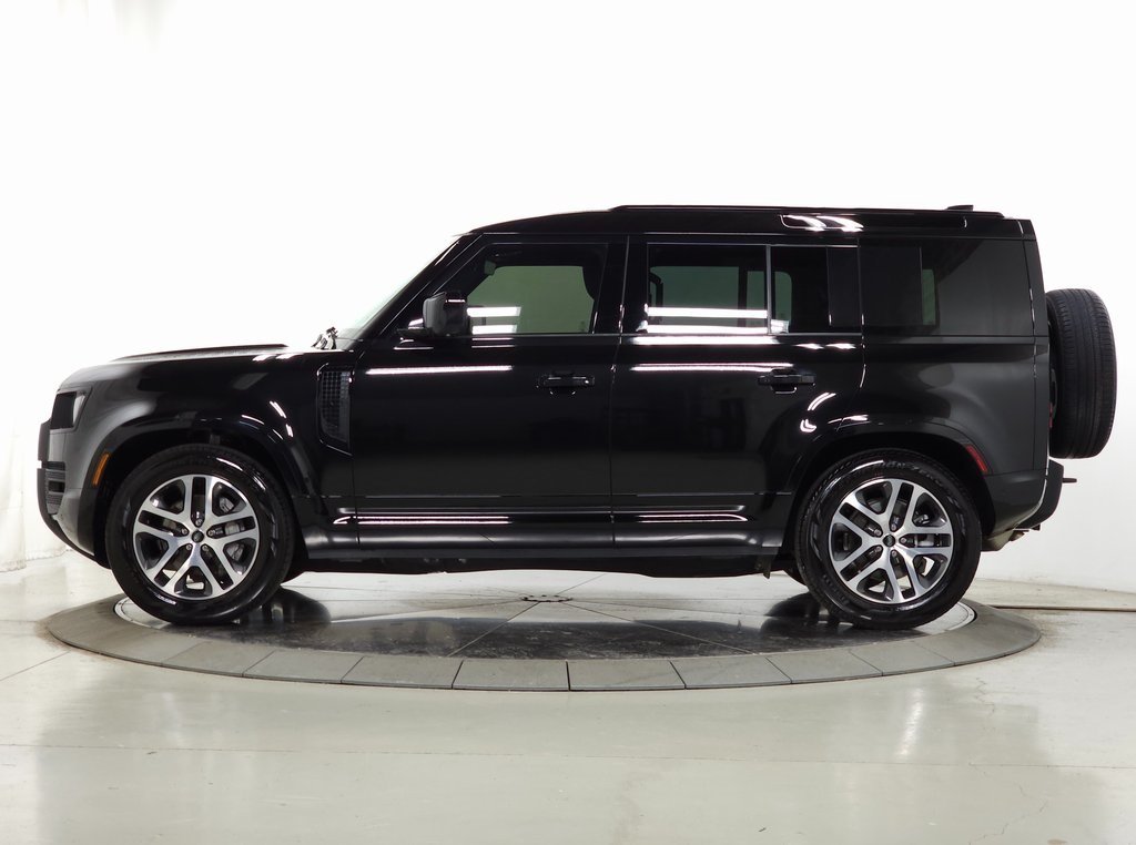 2025 LAND ROVER DEFENDER - Image 1