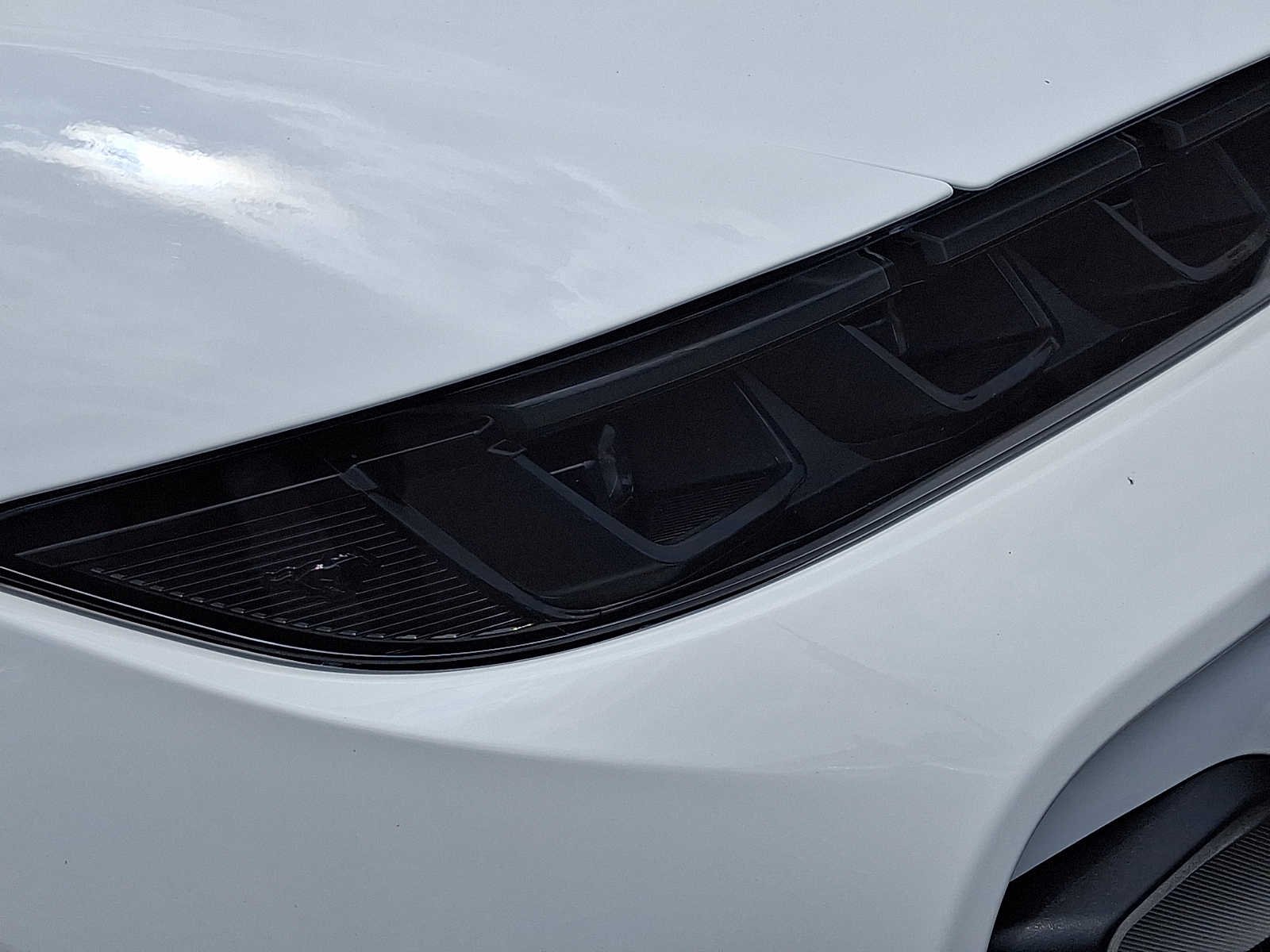 Used 2025 Oxford White Ford GT Premium image 9