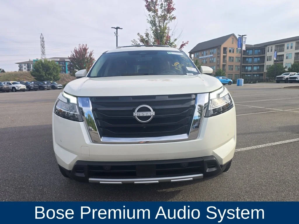 Used 2024 White Nissan Platinum image 5