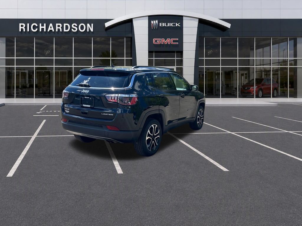 Used 2022 Black Jeep Limited 4x4 image 5