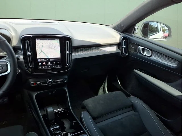 Used 2023 White Volvo Ultimate image 18