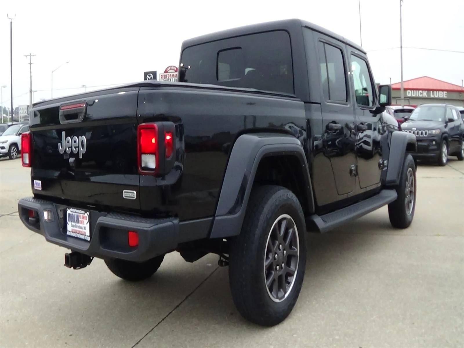 Used 2022 Black Clear Coat (px8) Jeep Overland image 6