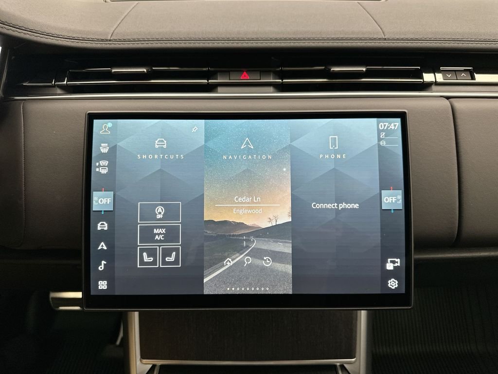 New 2027 Fuji White Land Rover SE image 13