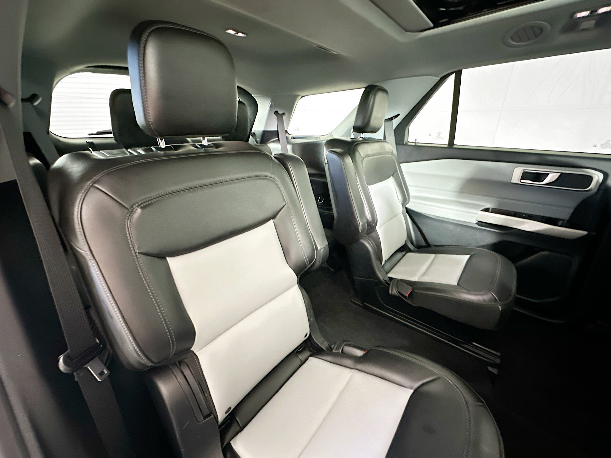 Used 2022 White Metallic Ford XLT image 28