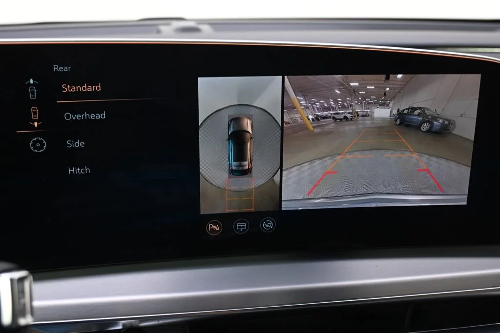 2025 Cadillac LYRIQ Luxury 3 - Photo 30
