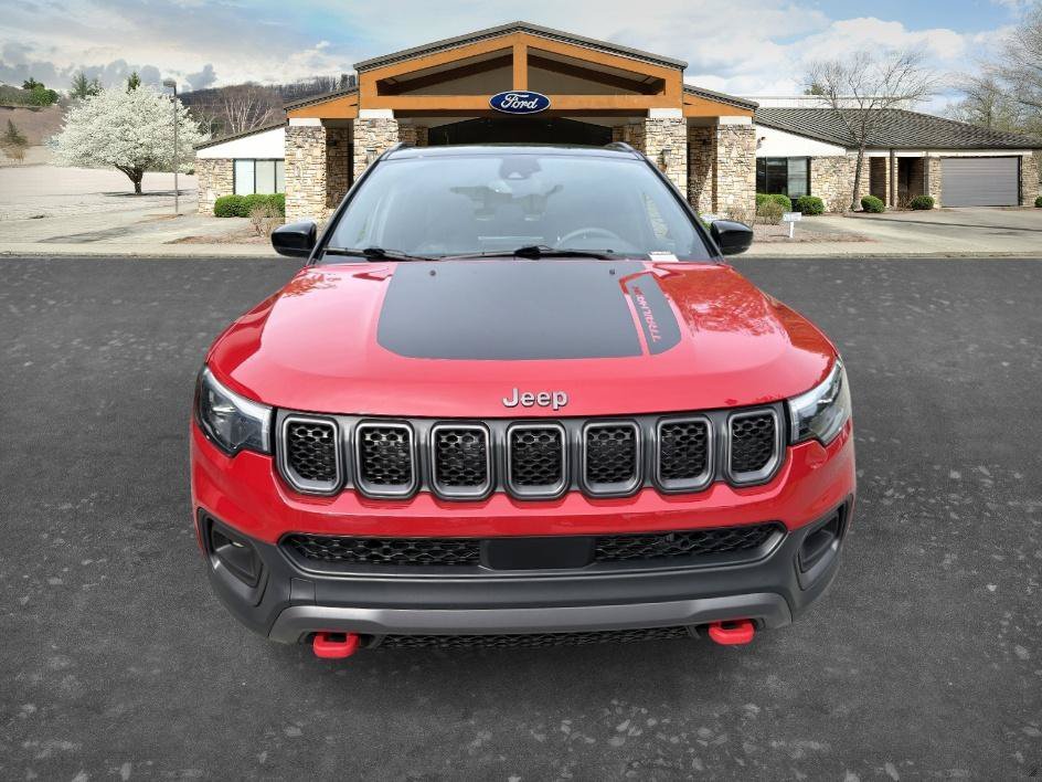 Used 2023 Redline Pearlcoat Jeep Trailhawk image 2
