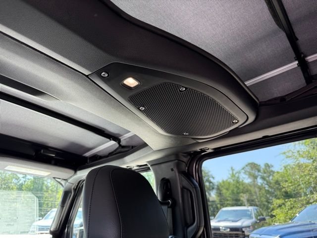 2025 Jeep Wrangler 4-Door Sahara - Photo 21