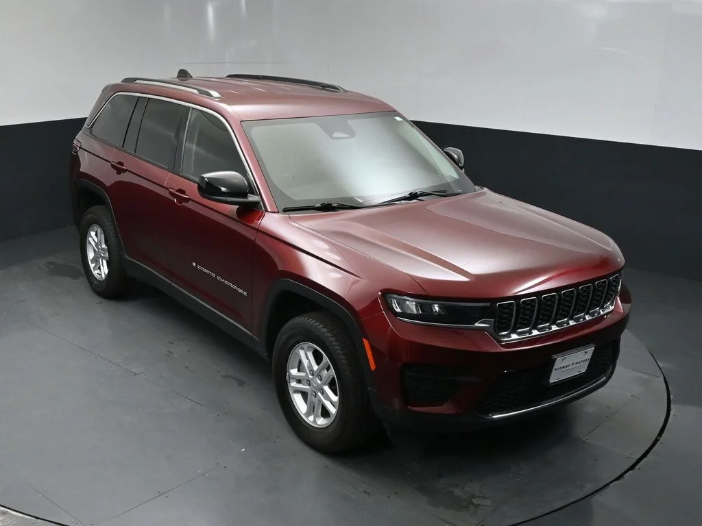 Used 2024 Red Jeep Laredo image 54