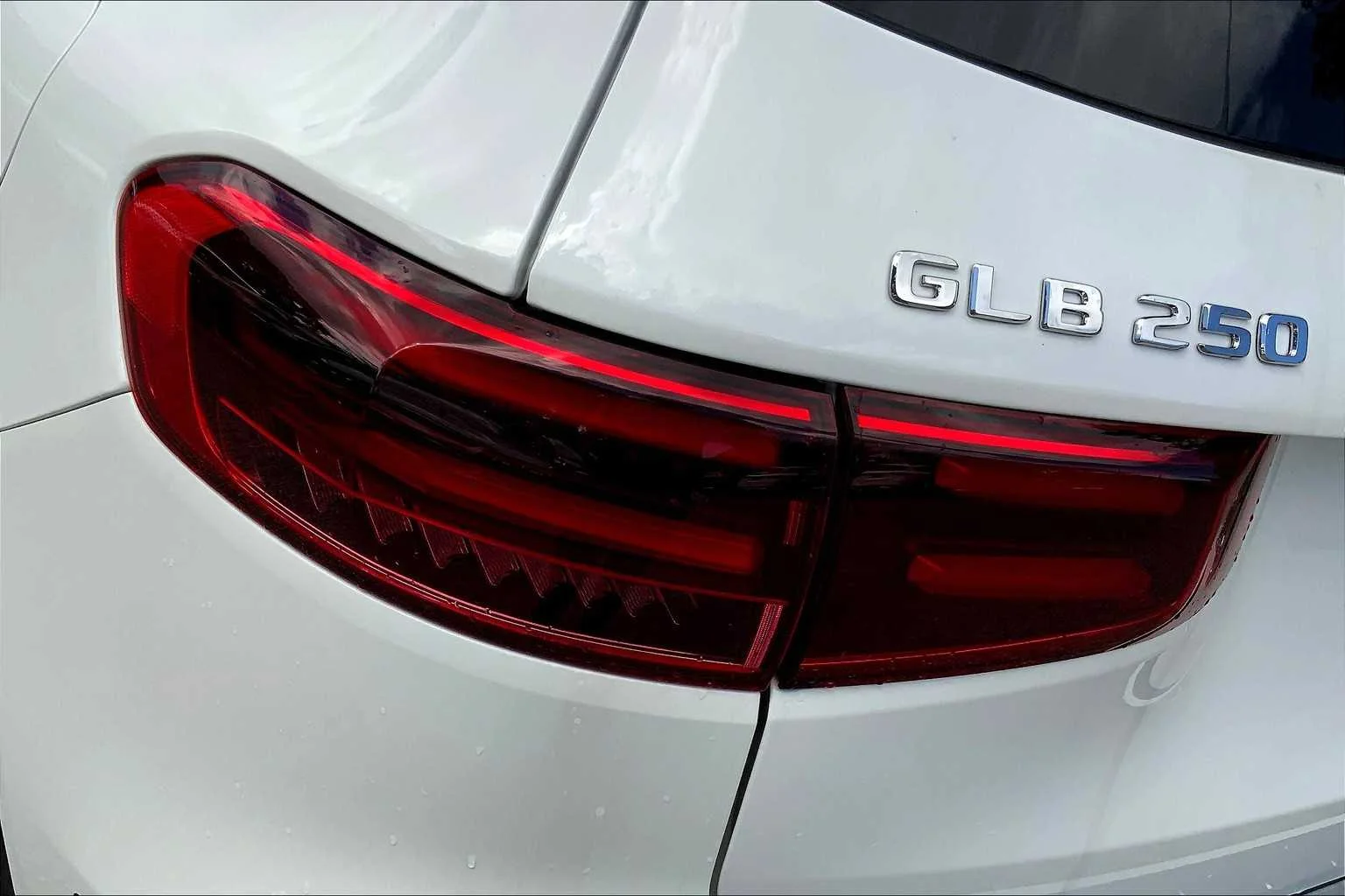 Certified Used 2026 Polar White Mercedes-Benz GLB 250 image 18