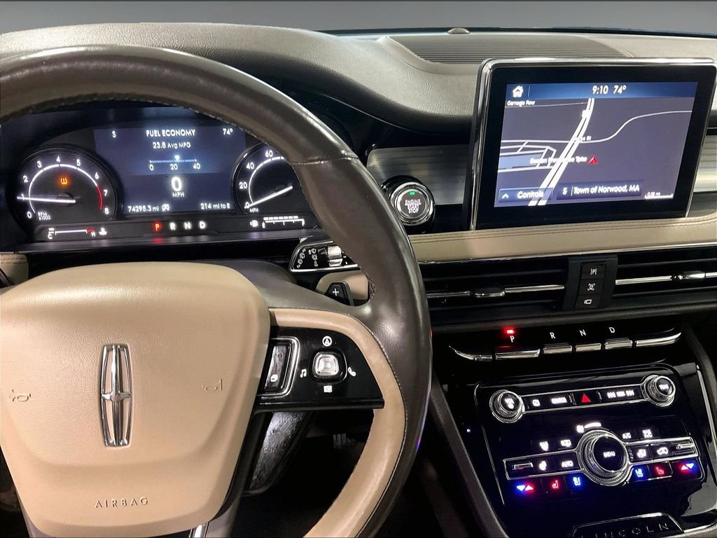 Used 2020 White Lincoln Standard image 18