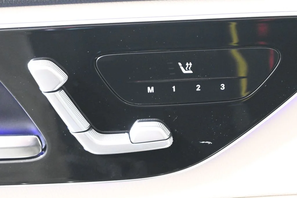 Used 2027 White Mercedes-Benz GLC 300 image 24