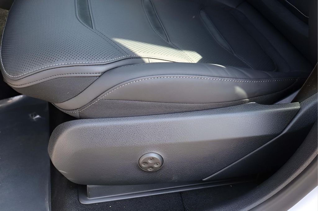 2025 Mercedes-Benz GLC AMG GLC63 S - Photo 82