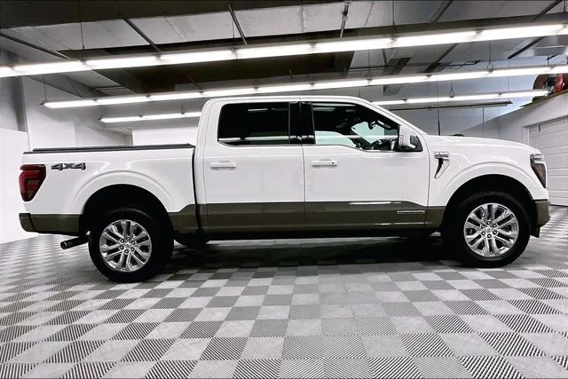 Used 2025 Star White Metallic Tri-Coat Ford King Ranch image 16