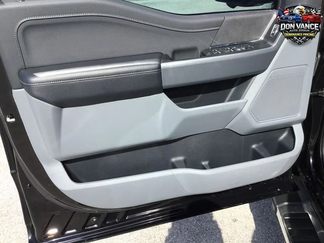 Used 2024 Black Ford XLT image 10