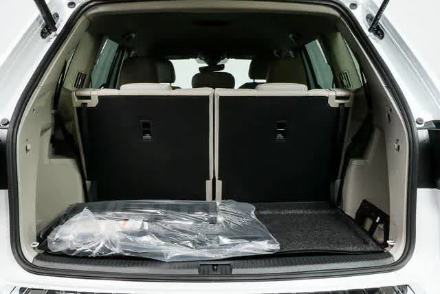New 2026 Opal White Pearl Volkswagen 2.0T SE image 29