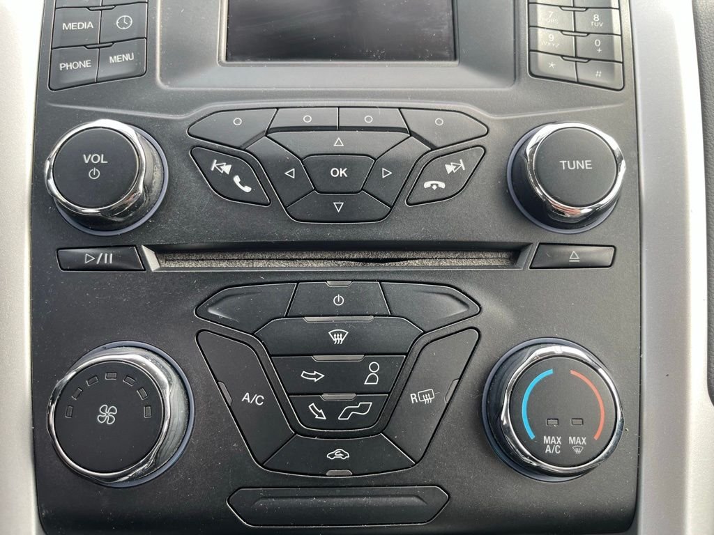 2015 Ford Fusion SE - Photo 16